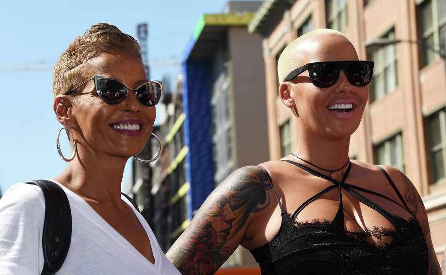 Amber Rose Launches Slutwalk 2017 With Bottomless Photo Instantly Removed By Instagram 4882