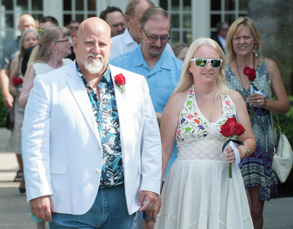 Galveston's iconic Hotel Galvez hosts 6th annual vow renewal ceremony