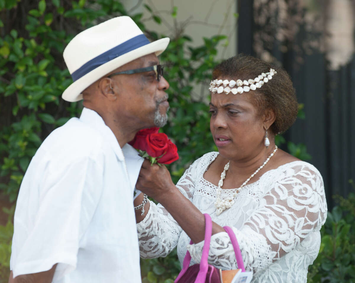 Galveston's iconic Hotel Galvez hosts 6th annual vow renewal ceremony