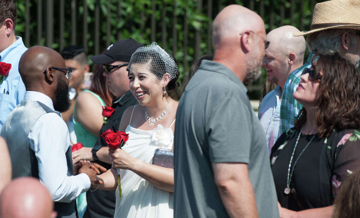 Galveston's iconic Hotel Galvez hosts 6th annual vow renewal ceremony
