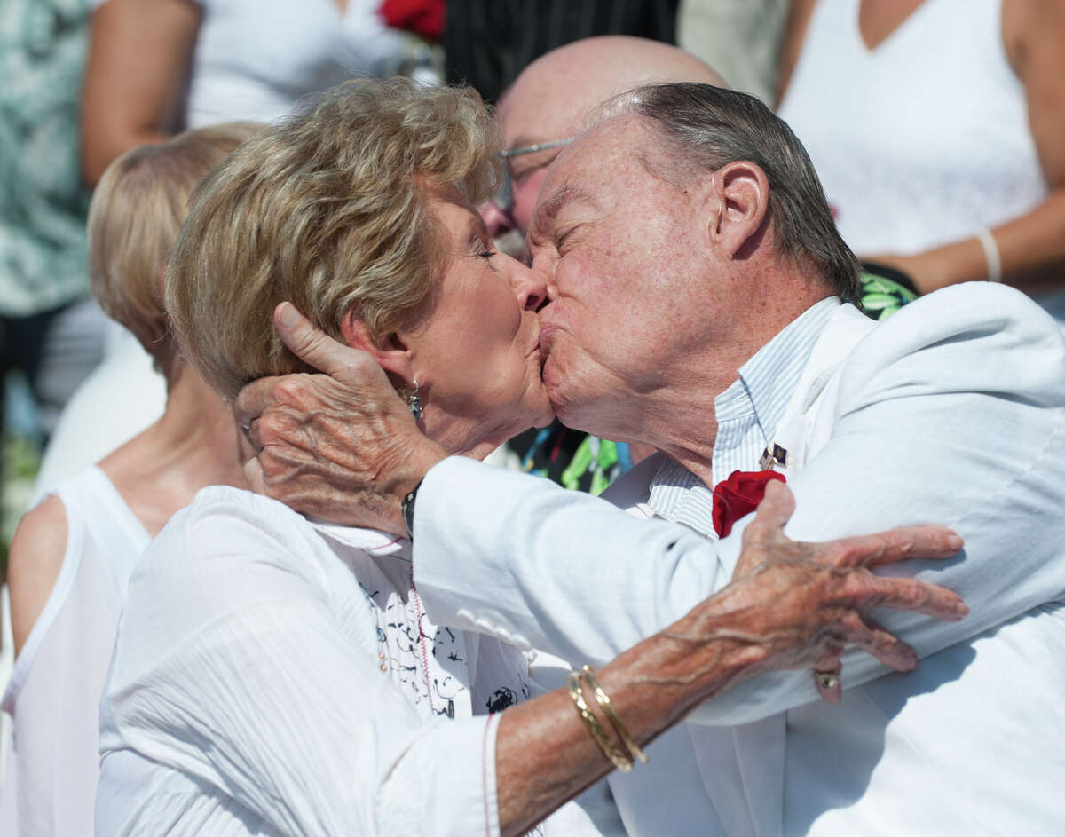Galveston's iconic Hotel Galvez hosts 6th annual vow renewal ceremony