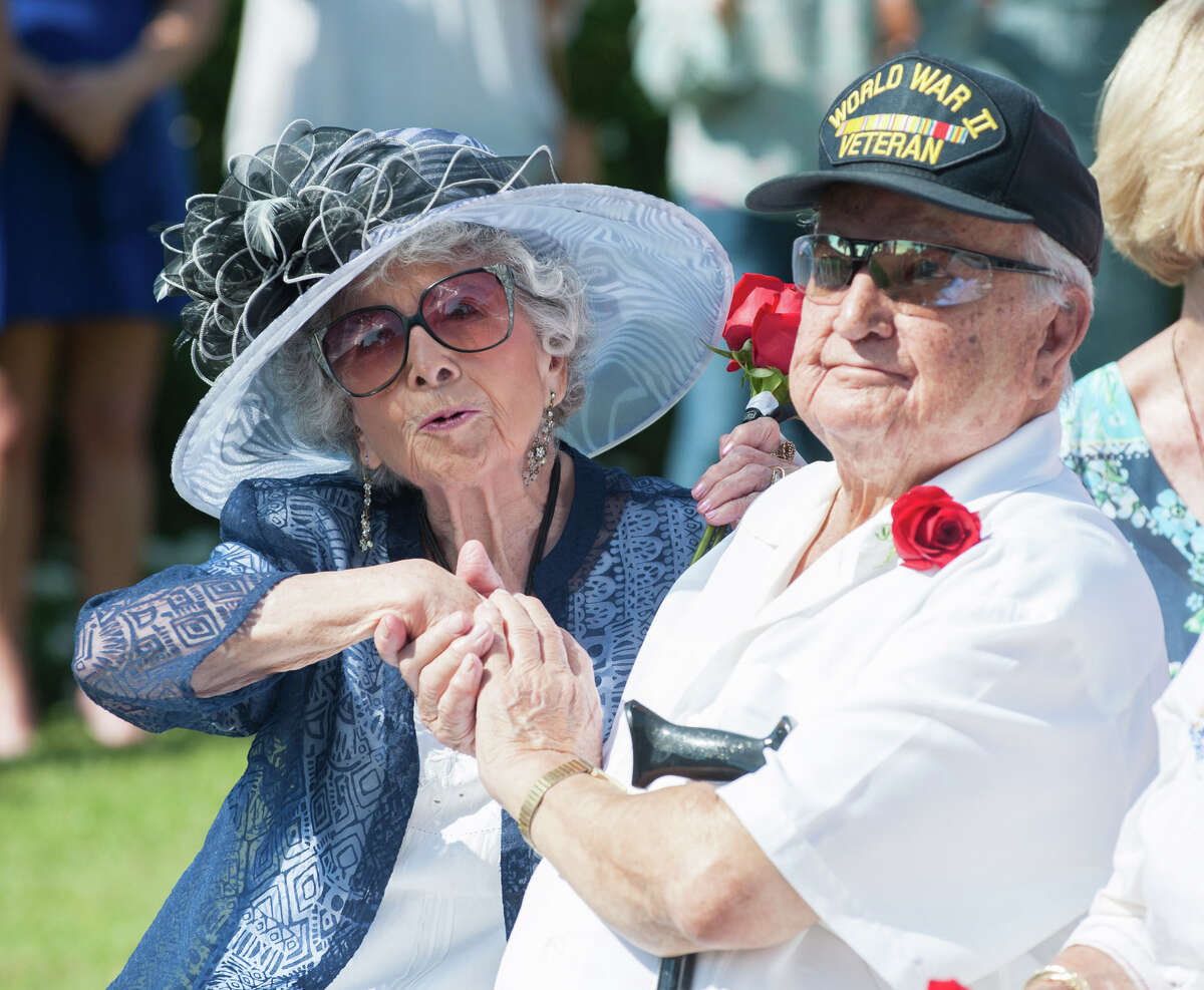Galveston's iconic Hotel Galvez hosts 6th annual vow renewal ceremony