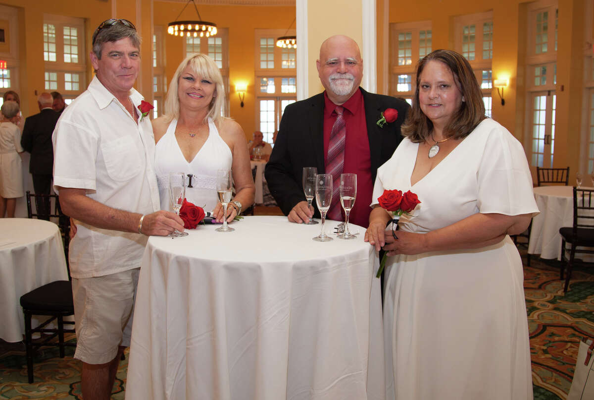 Galveston's iconic Hotel Galvez hosts 6th annual vow renewal ceremony