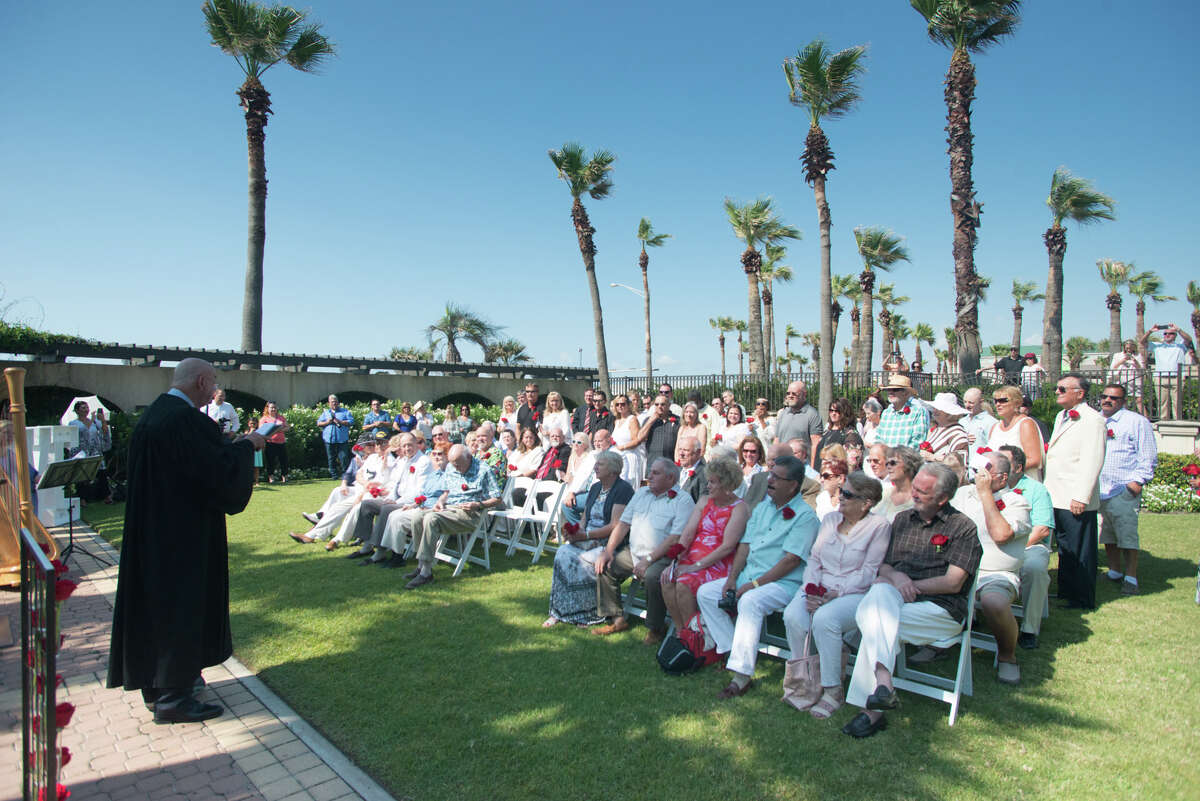 Galveston's iconic Hotel Galvez hosts 6th annual vow renewal ceremony