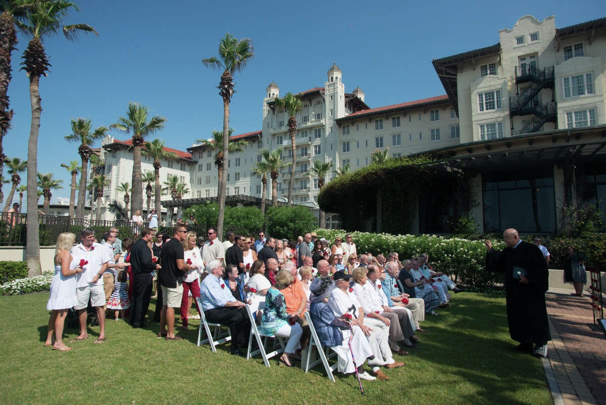 Galveston's iconic Hotel Galvez hosts 6th annual vow renewal ceremony
