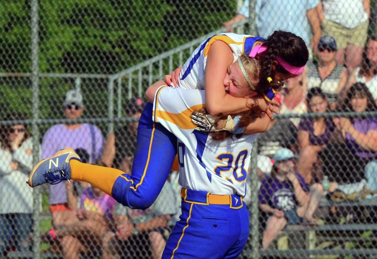 Seymour wins third Class M softball title in four years