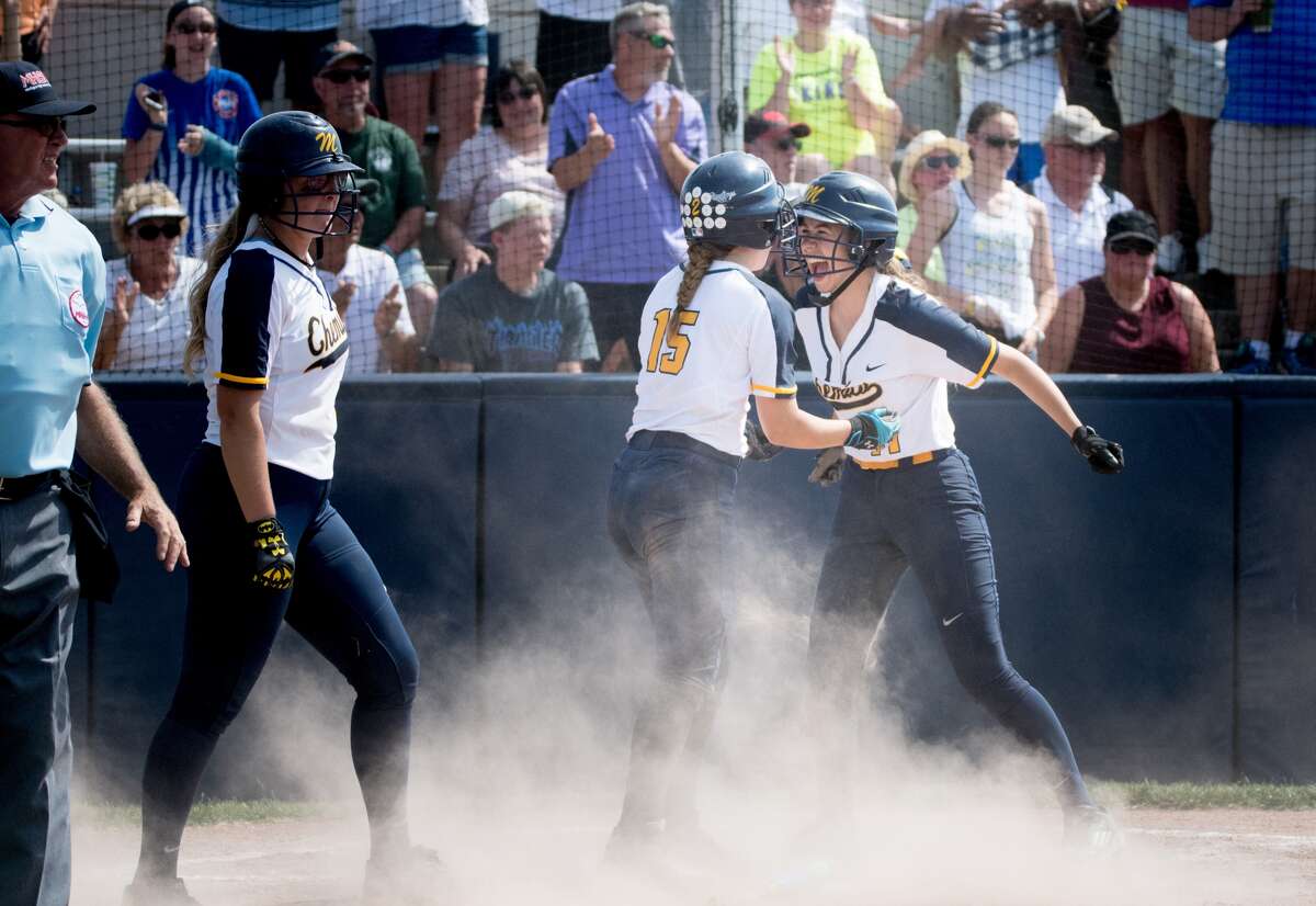 Midland High softball wins third straight regional title in crazy eight