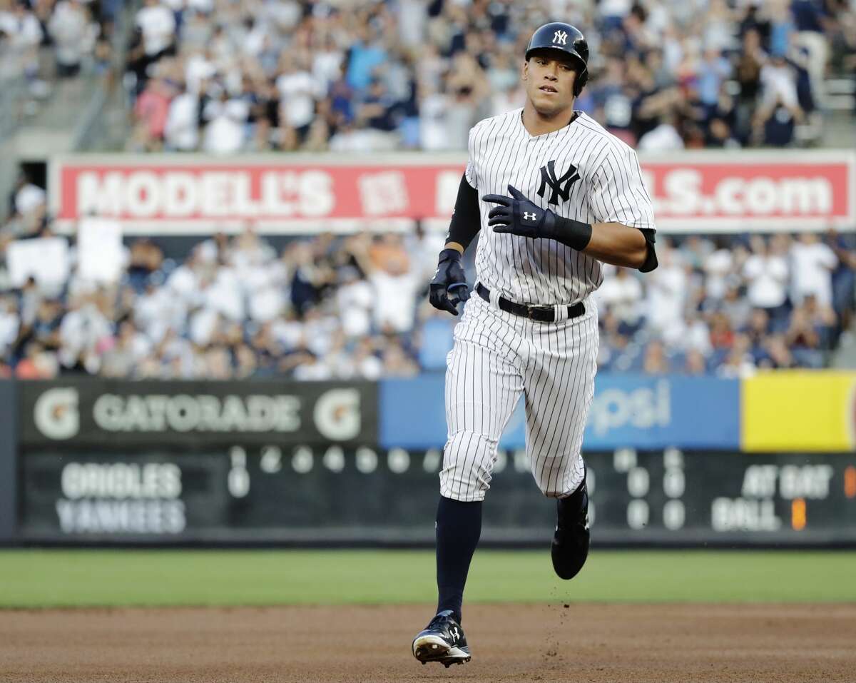 Yankees' Aaron Judge ignores getting hit by pitch, proceeds to smack 2