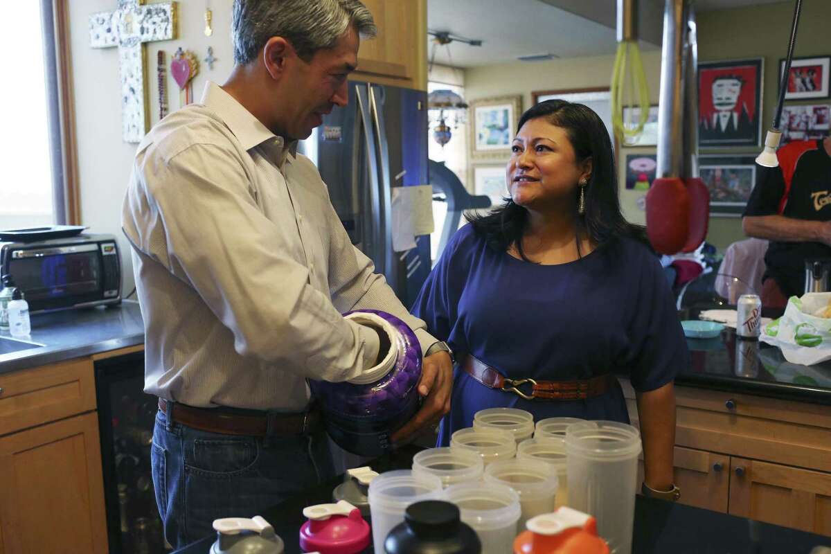 San Antonio Mayor-elect Ron Nirenberg talks with his wife, Erika Prosper, as he makes his protein shakes for the week, Sunday, June 11, 2017. Nirenberg won a run off election against Mayor Ivy Taylor by a 10-point margin on Saturday. He will take office on June 22.
