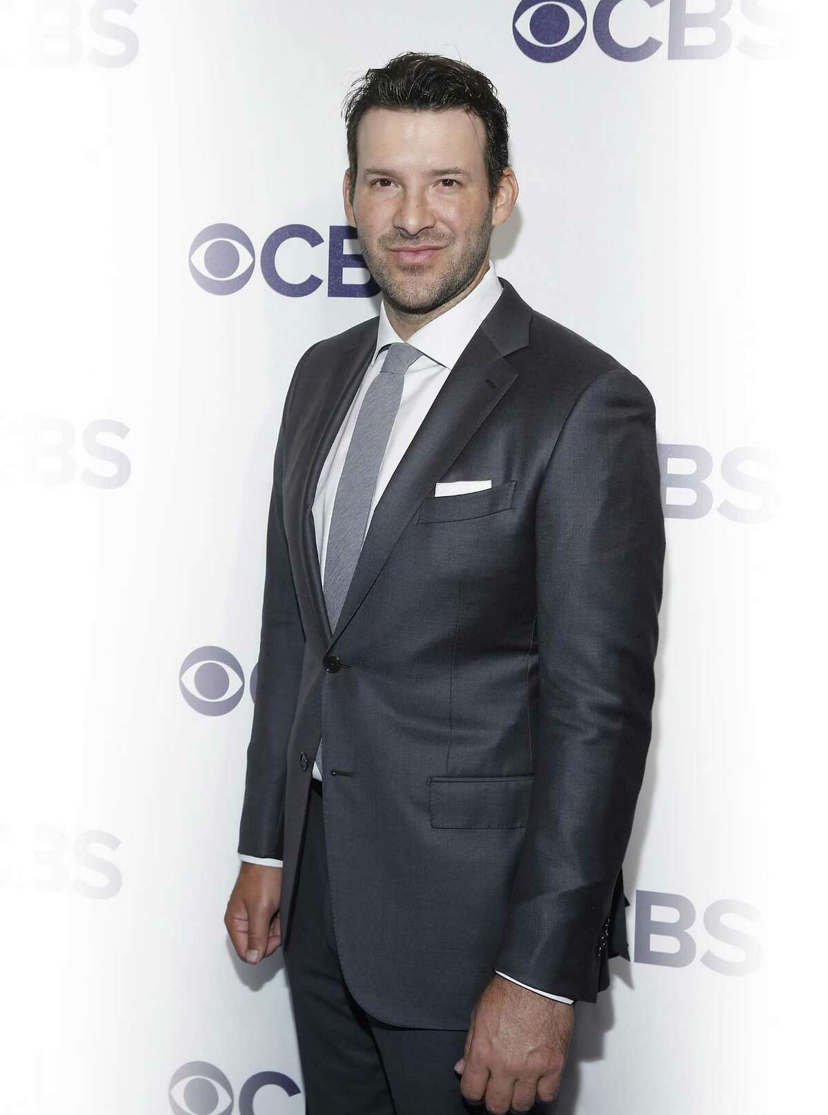 Cowboys QB Tony Romo Retiring, Replacing Phil Simms at CBS – Houston Public  Media