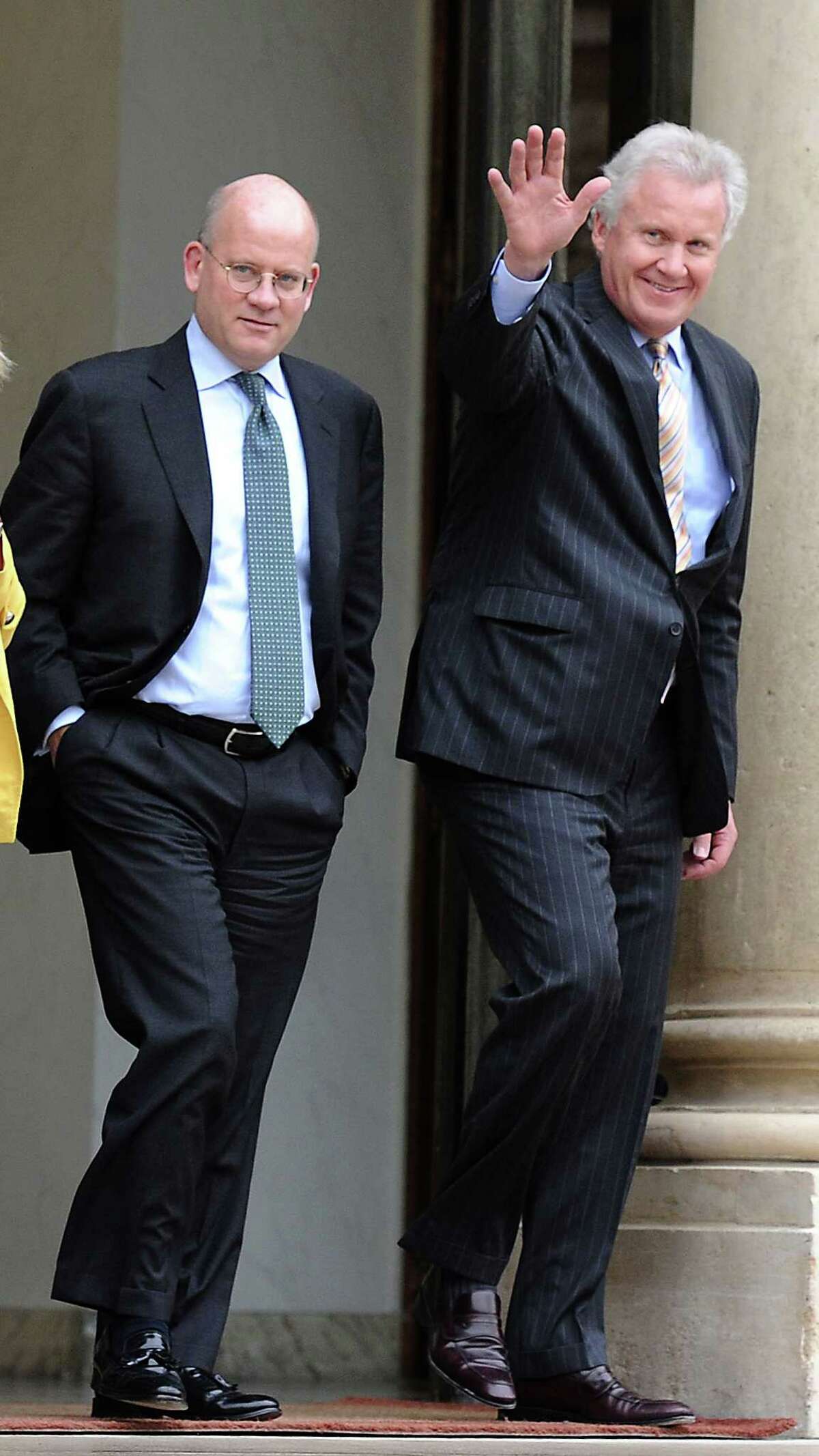 General Electric's chief executive, Jeffrey Immelt, right, is followed in 2014 by a vice president, John Flannery, who will become CEO this summer. ﻿