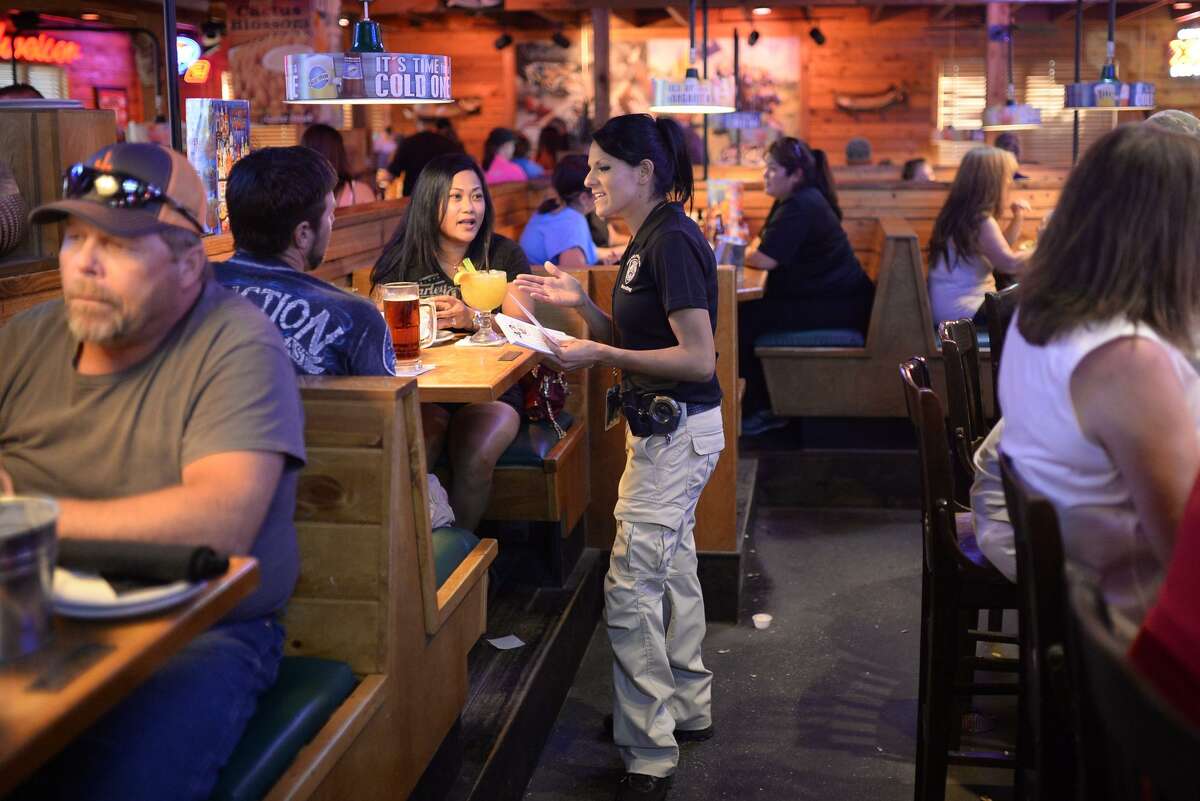 Texas Roadhouse opened in June 2017 its first restaurant in southwestern Connecticut, at 74 Newtown Rd. in Danbury. James Durbin/Reporter-Telegram