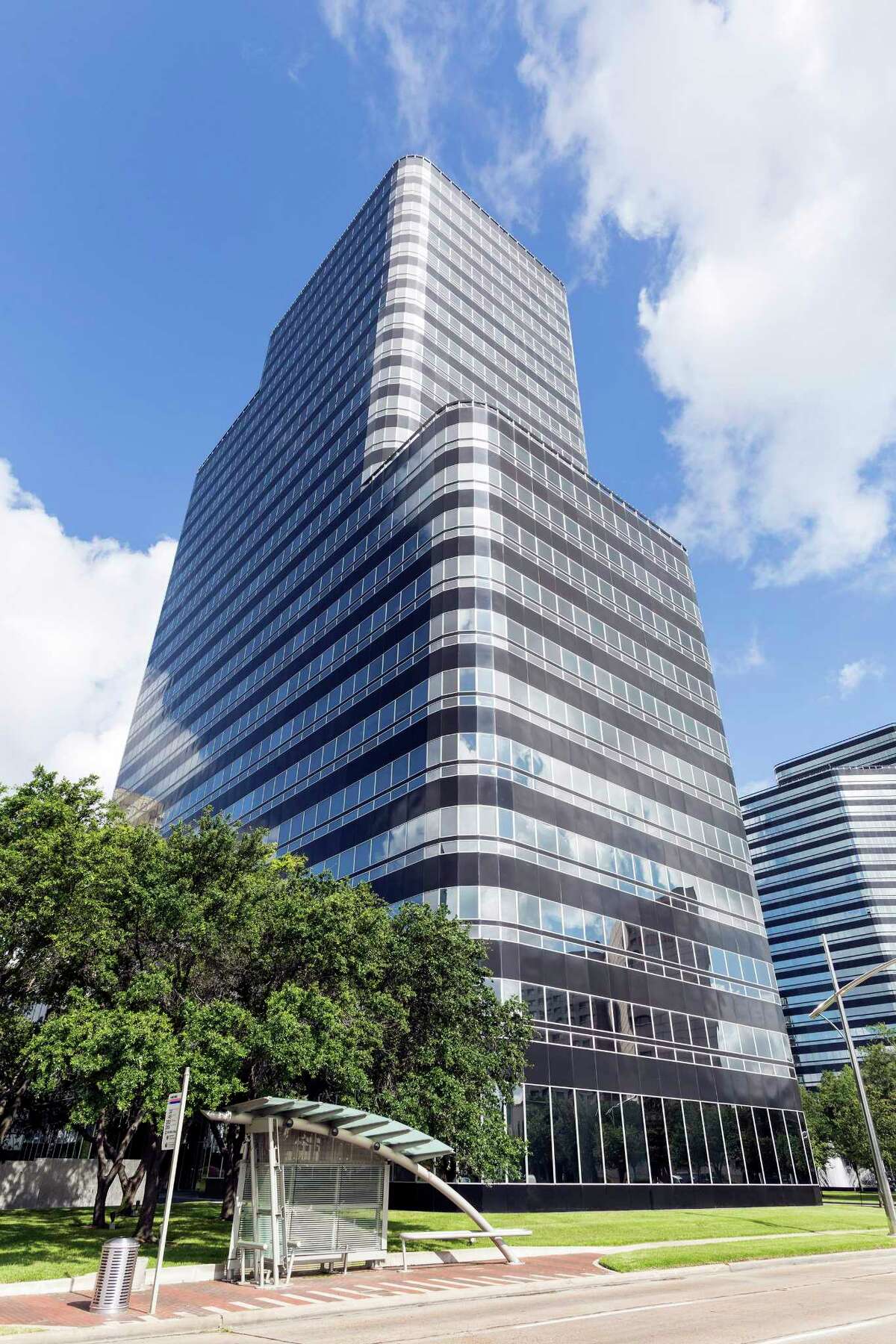 Apache Corp. is staying in its Post Oak Central headquarters.