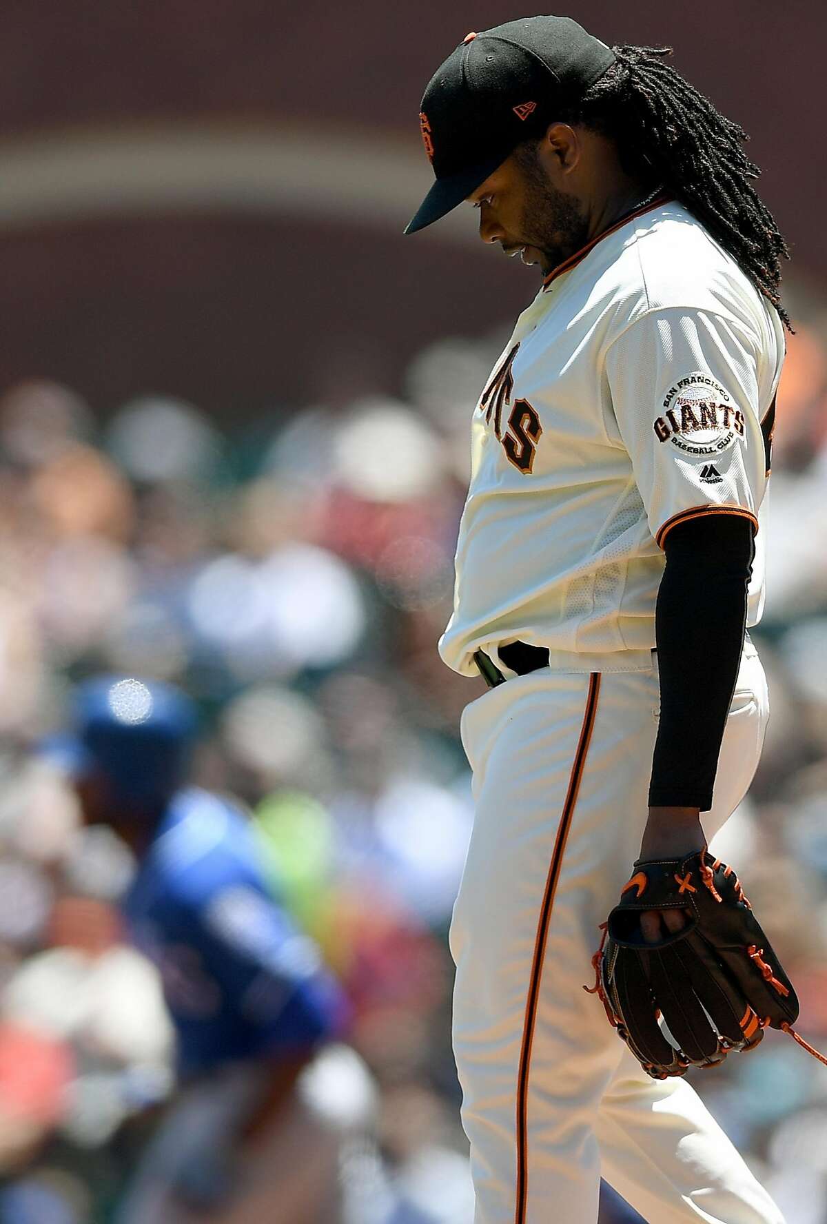 Johnny Cueto #47 of the San Francisco Giants reacts after giving up back to back home runs to Jorge Bonifacio #38 and Lorenzo Cain #6 of the Kansas City Royals in the top of the third inning at AT&T Park on June 14, 2017 in San Francisco, California. (Photo by Thearon W. Henderson/Getty Images)