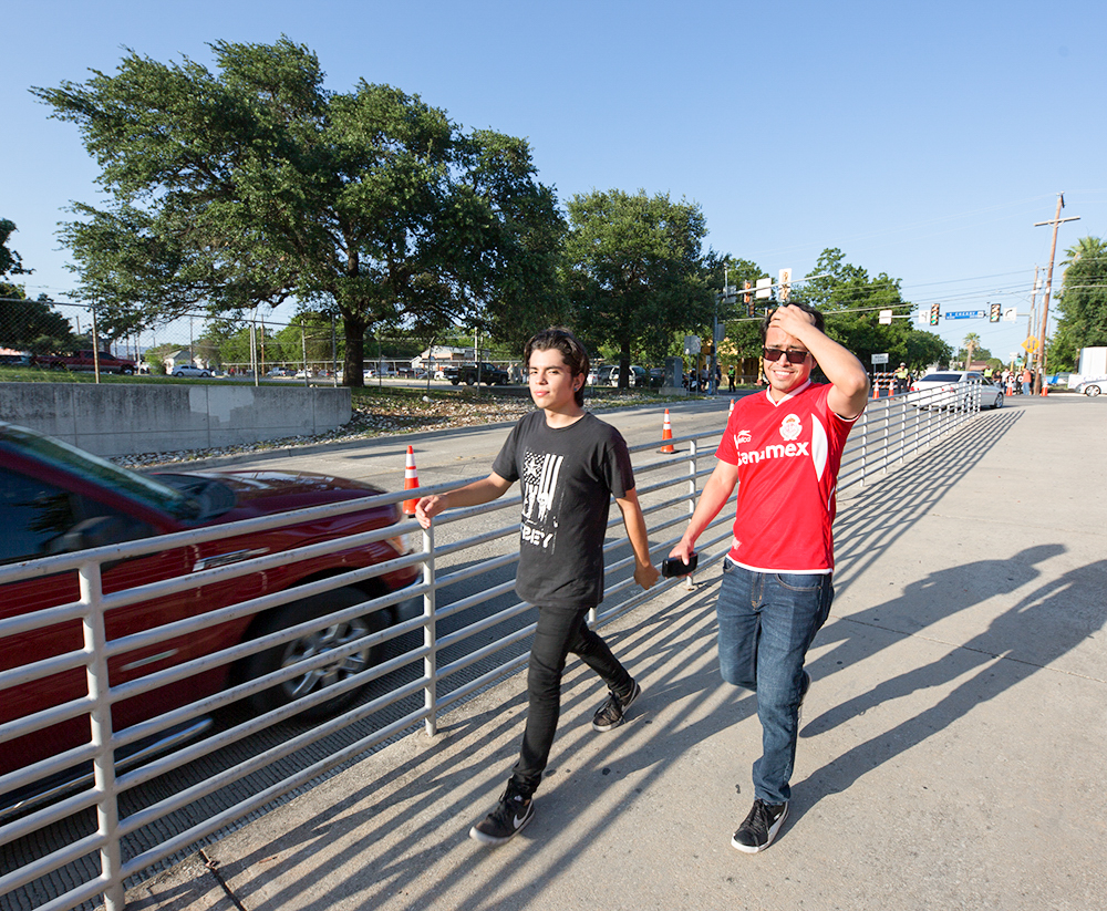 Does Metallica require concert venues to stop selling beer 