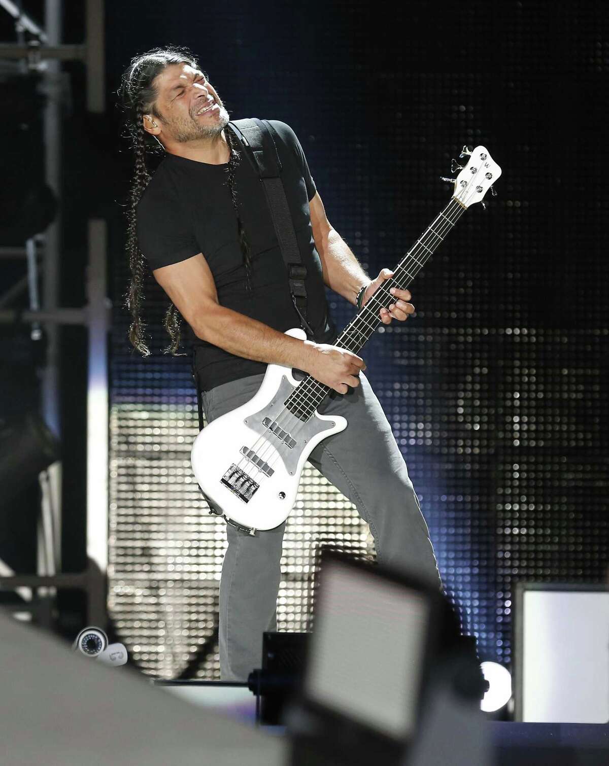 Review Metallica makes thunderous return to San Antonio