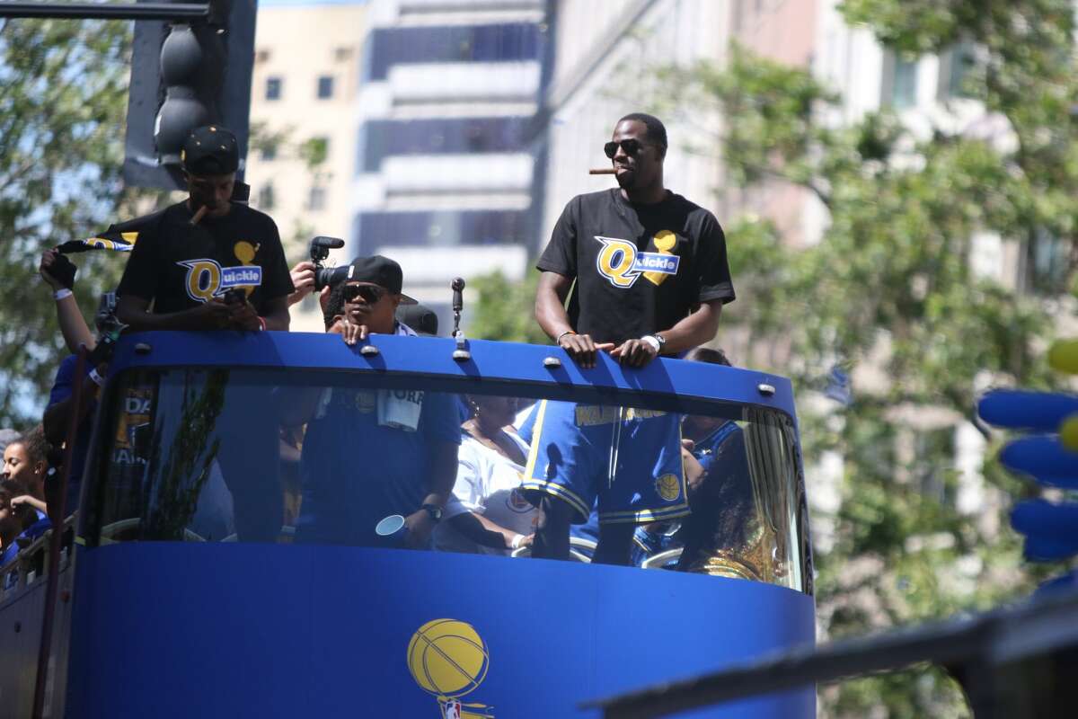 Draymond Trolls The Cavs With His Parade T Shirt Sparking A Social Media Feud With Lebron 