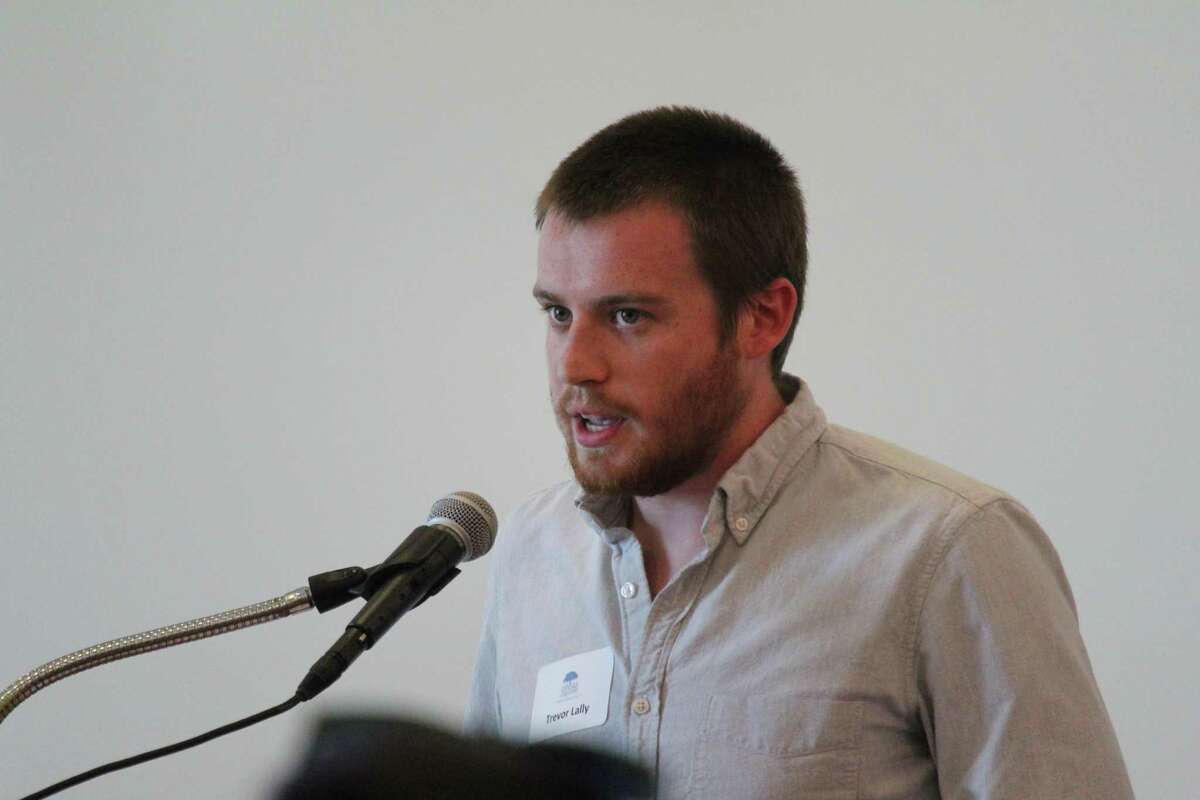 302K in Staples Tuition Grants awarded to 106 students