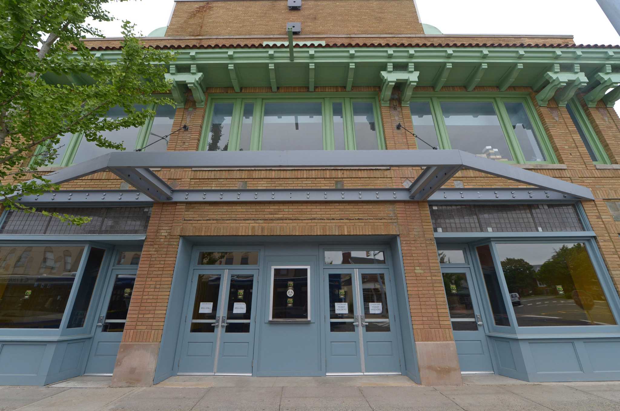 Wall Street Theater Co. plans to bring back marquee sign
