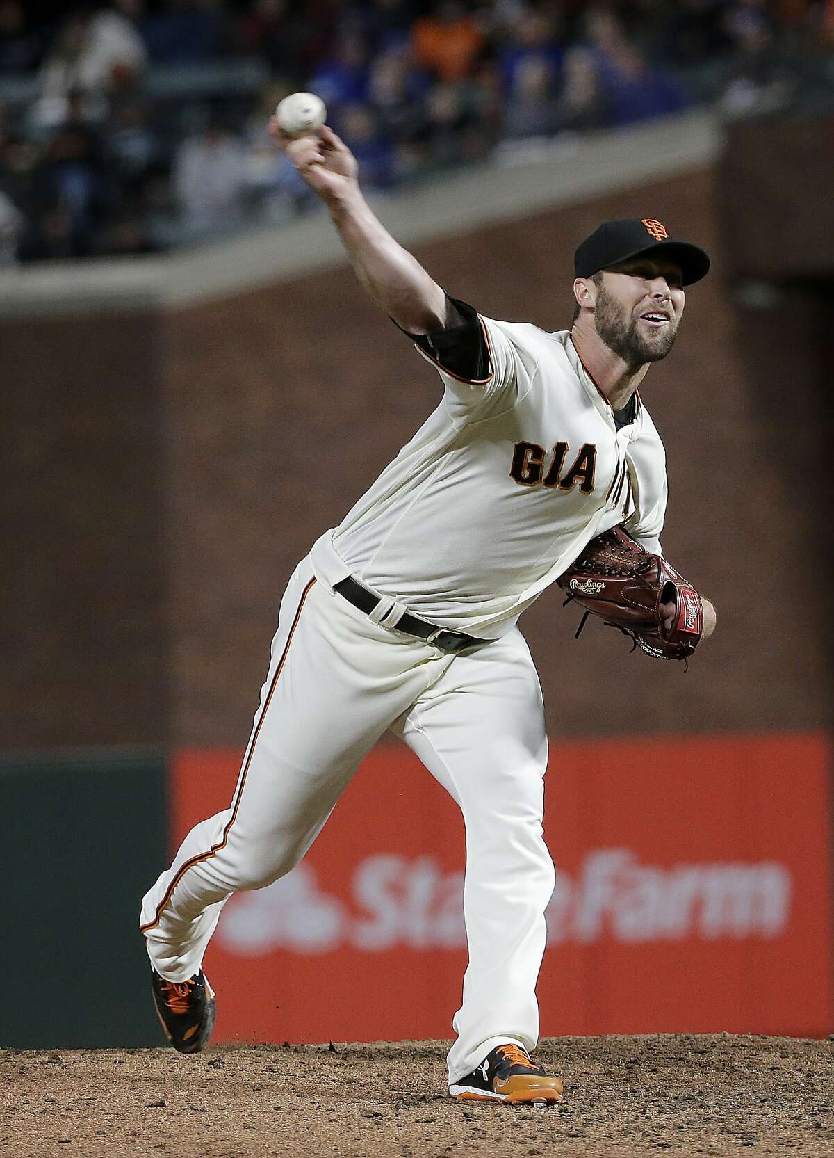 Giants still waiting for answer on Hunter Strickland