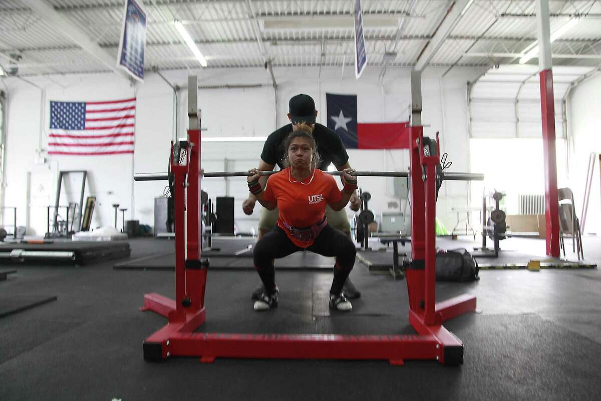 UTSA’s lead woman powerlifter under 5 feet but full of fire
