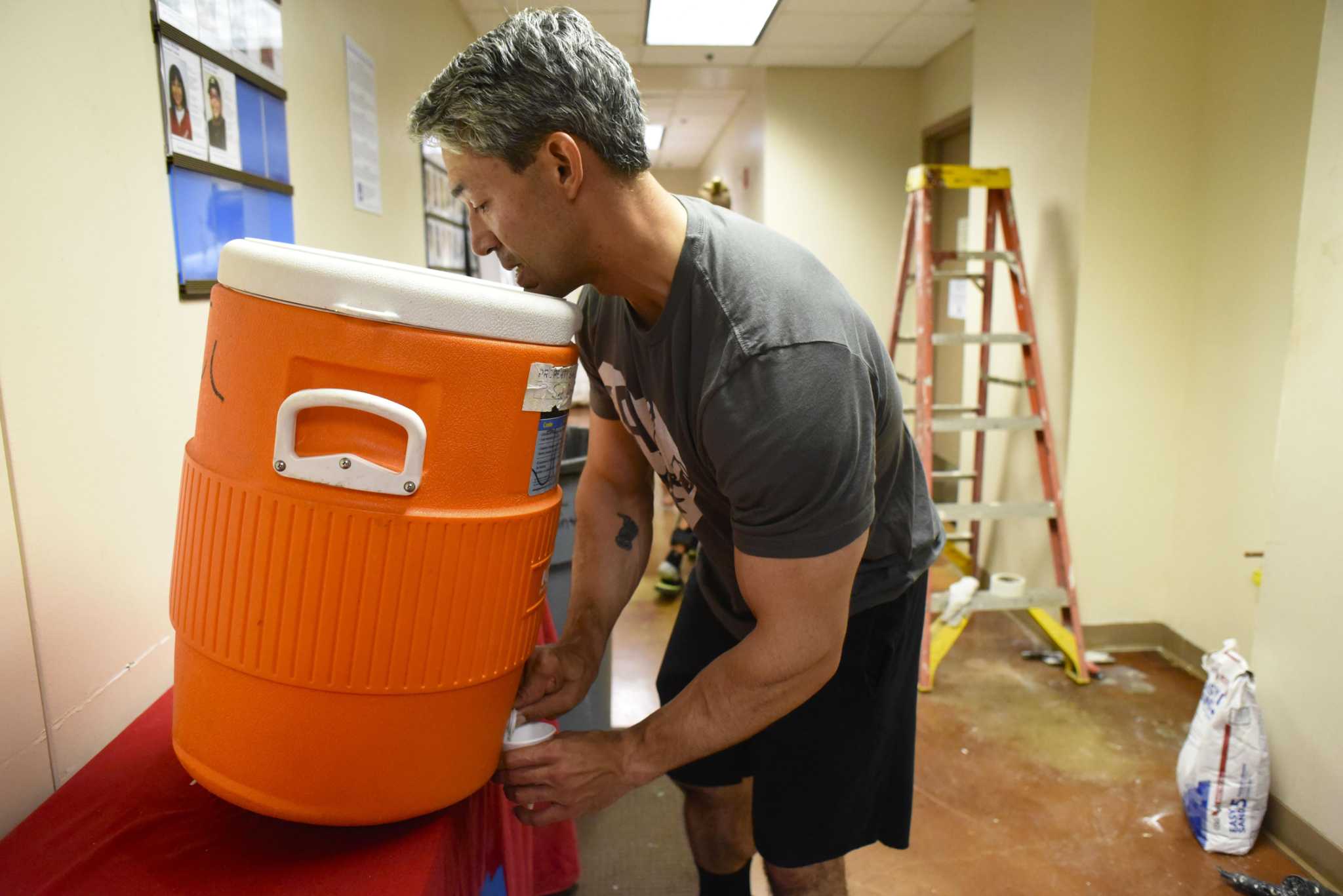 Right to 'Bexar arms': Ron Nirenberg goes viral online for ripped photo  from San Antonio FC match