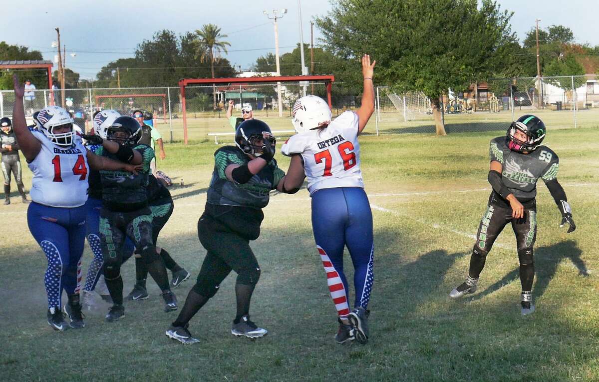 Yvette Pena went 3-for-10 for 42 yards, two touchdowns and two interceptions Saturday as the Laredo Phantasy fell 54-32 at Slaughter Park against the South Texas Generals.