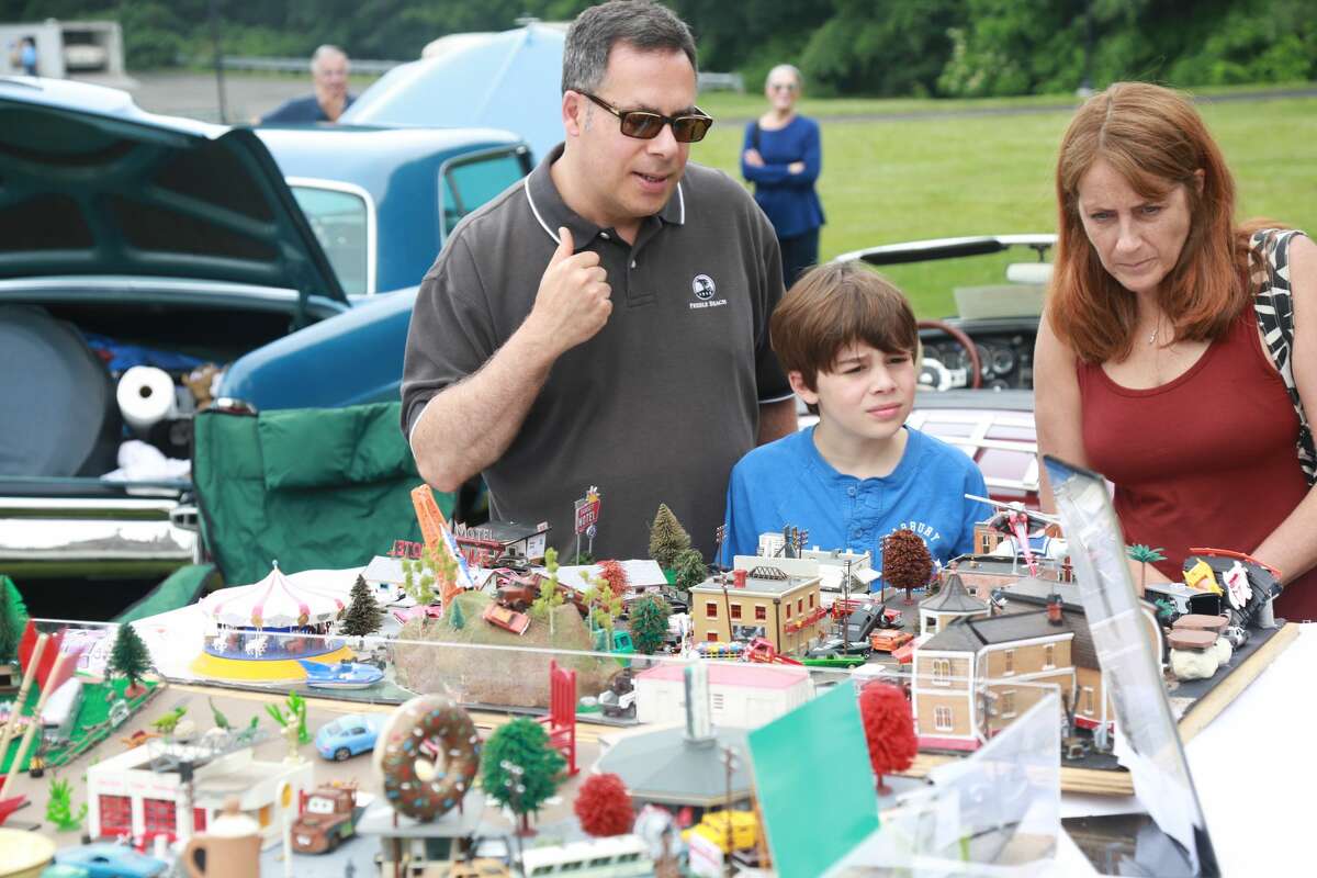The New England Auto Museum held its annual Father's Day Car Show at Mathews Park in Norwalk on June 18, 2017. Guests enjoyed food, touring the Lockwood-Mathews Mansion and, of course, classic cars. Were you SEEN?