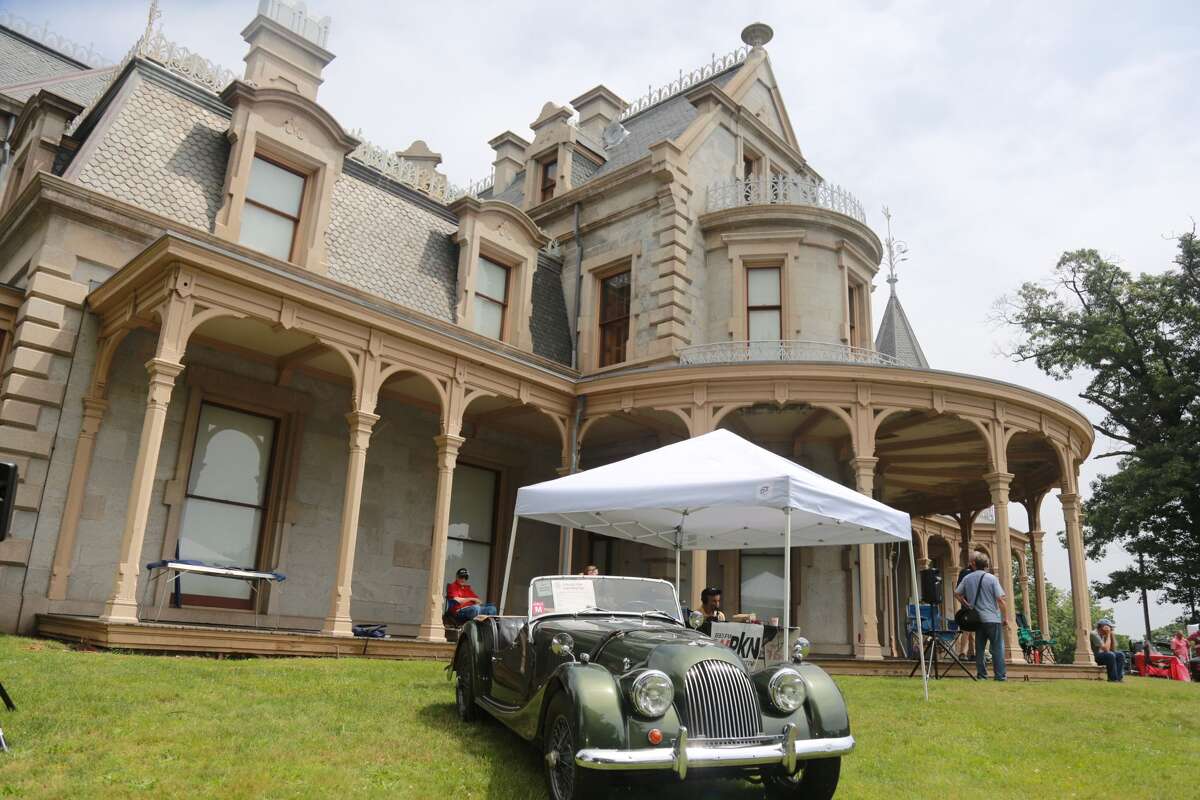 The New England Auto Museum held its annual Father's Day Car Show at Mathews Park in Norwalk on June 18, 2017. Guests enjoyed food, touring the Lockwood-Mathews Mansion and, of course, classic cars. Were you SEEN?