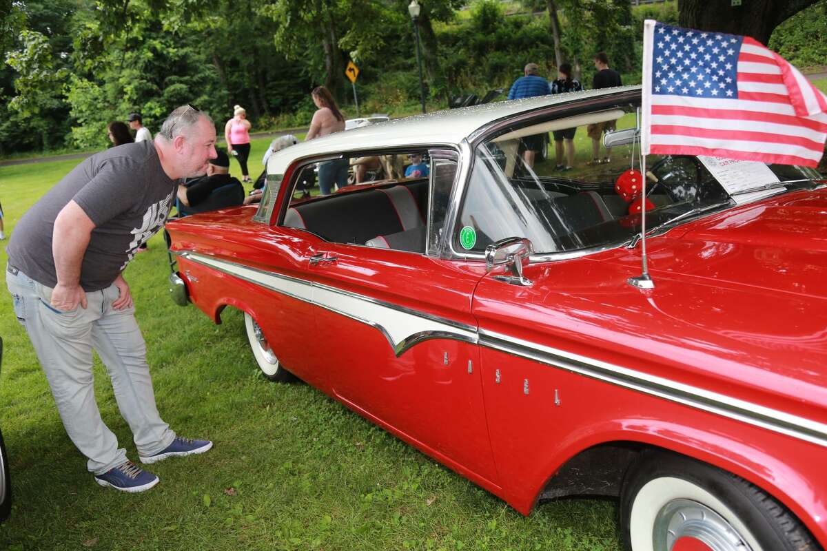 The New England Auto Museum held its annual Father's Day Car Show at Mathews Park in Norwalk on June 18, 2017. Guests enjoyed food, touring the Lockwood-Mathews Mansion and, of course, classic cars. Were you SEEN?