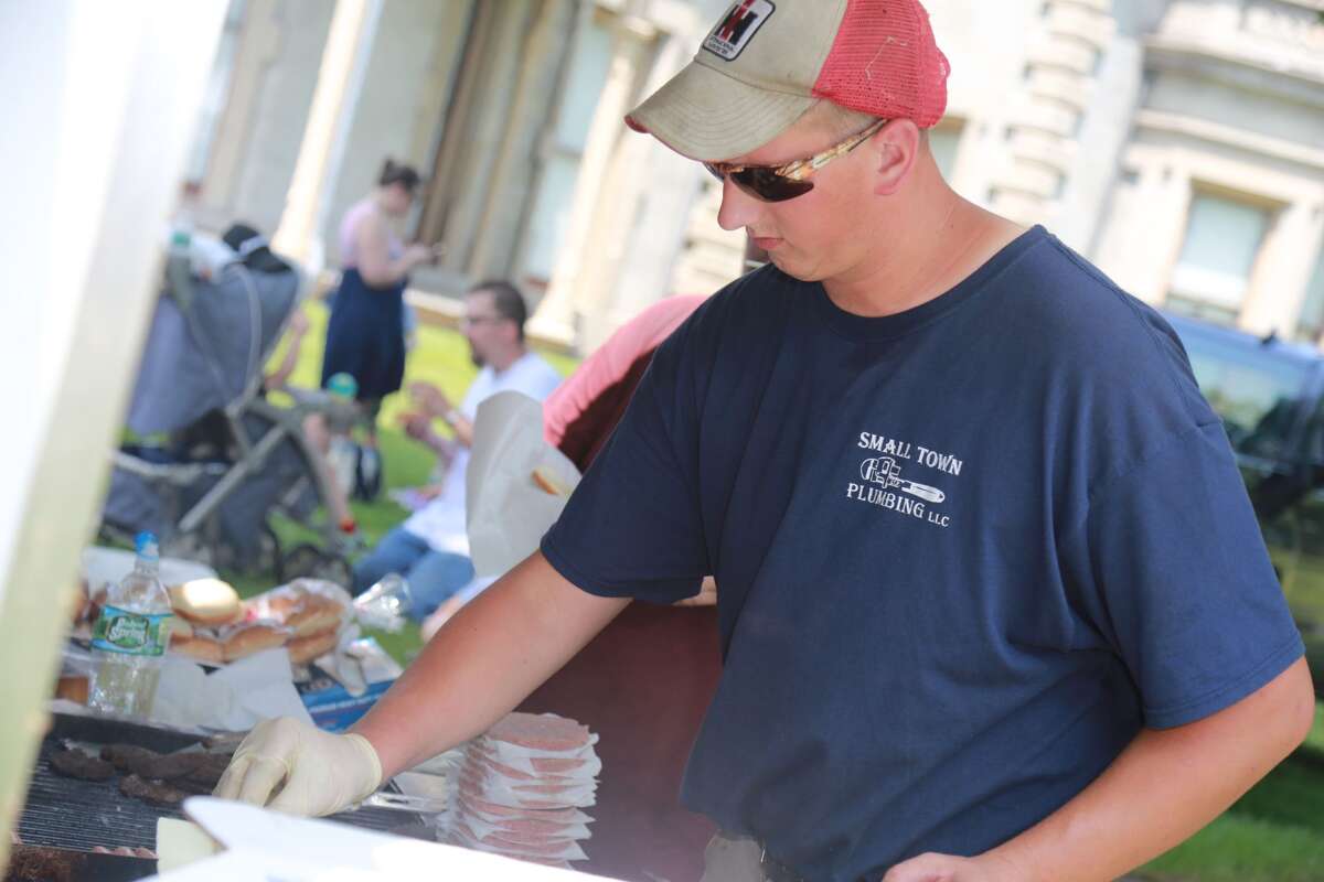 The New England Auto Museum held its annual Father's Day Car Show at Mathews Park in Norwalk on June 18, 2017. Guests enjoyed food, touring the Lockwood-Mathews Mansion and, of course, classic cars. Were you SEEN?