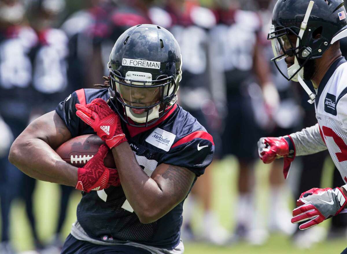 Houston Texans running back D'Onta Foreman (27) runs upfield after making a catch during OTAs at The Methodist Training Center on Wednesday, May 31, 2017, in Houston. ( Brett Coomer / Houston Chronicle )