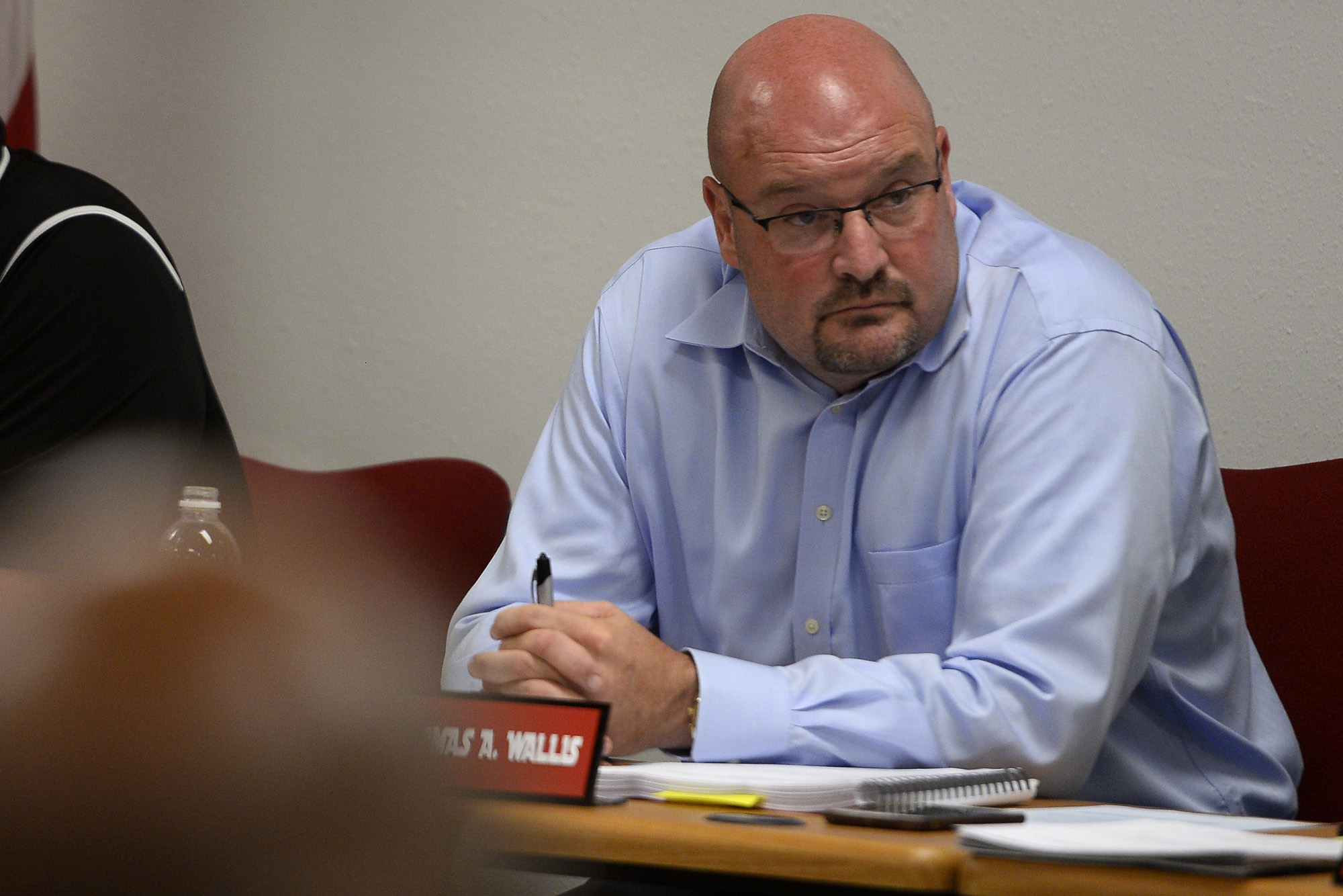 Wallis To 7 More Months Of Pay Houston Chronicle