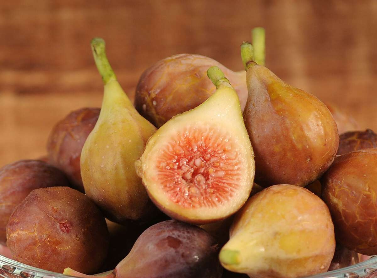 4 easygrow fruit trees perfect for San Antonio