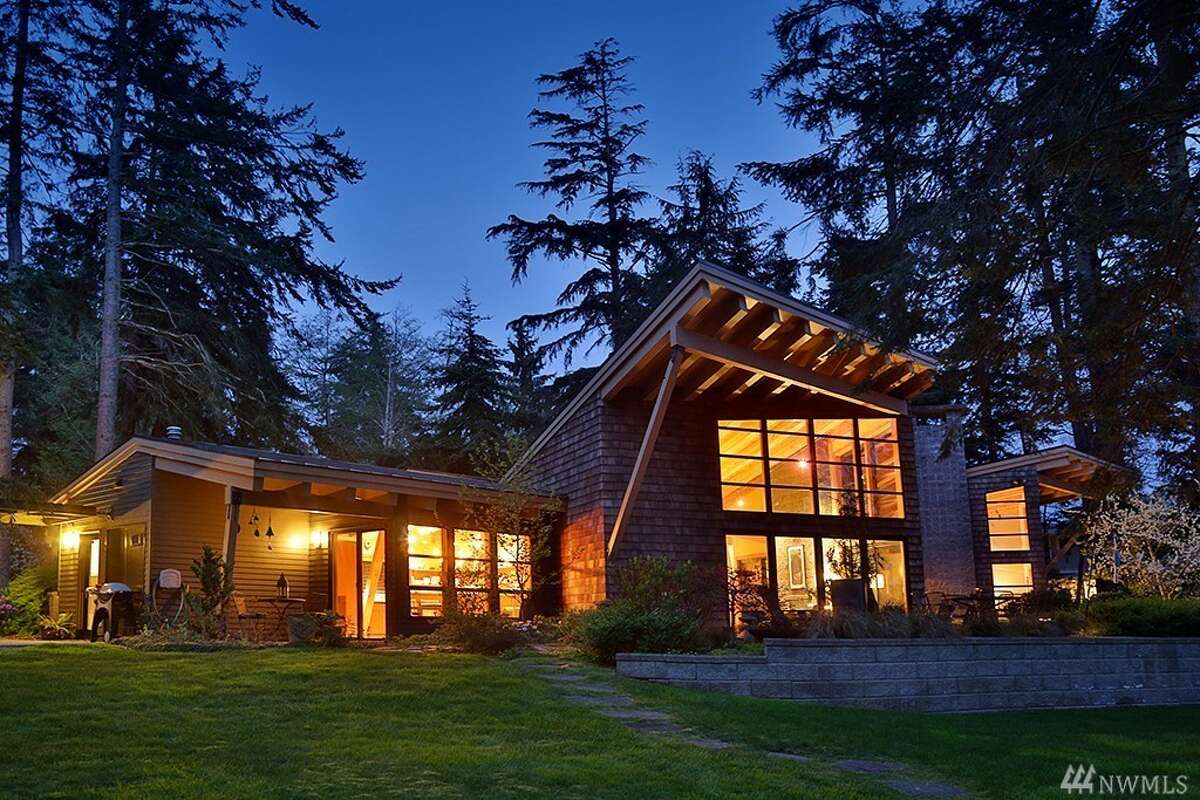 Modern masterpiece for sale on Whidbey Island