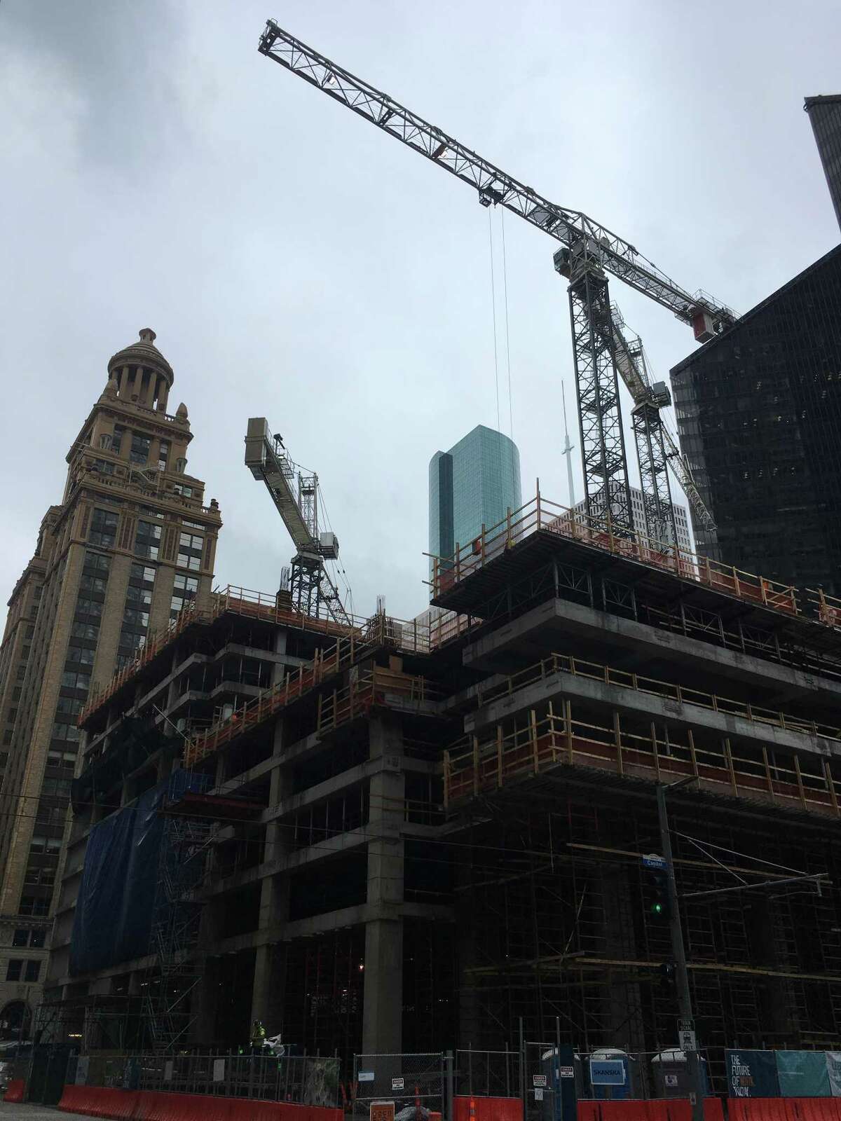 Construction of Capitol Tower continues at 800Â CapitolÂ in downtown Houston. Since April, five floors of office portion of the 35-story tower have been built and 10 floors of the garage are up. Bank of America will move to the tower in 2019. June 22, 2017 photo.