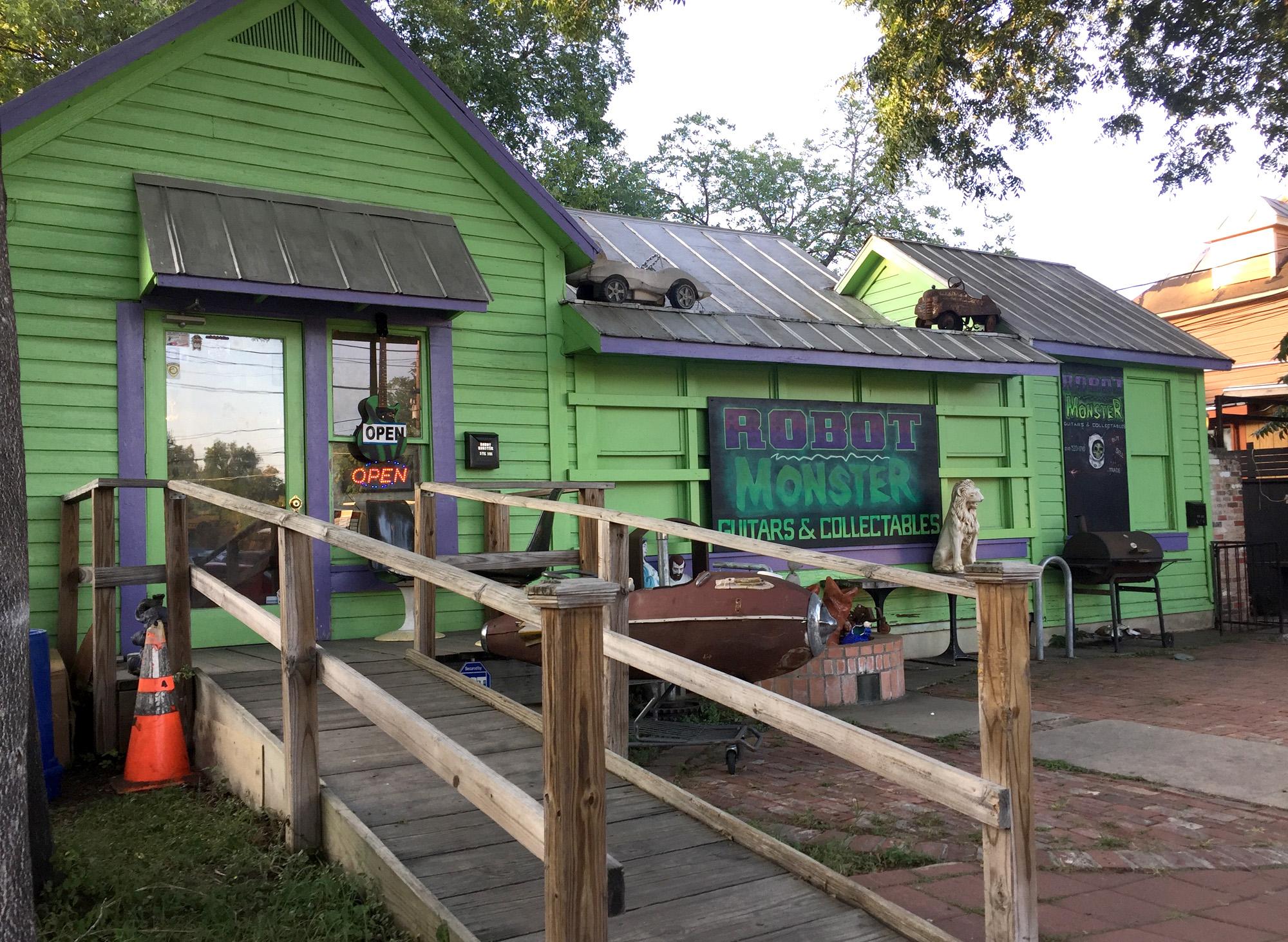 San Antonio latenight nosh spot Crossroads Kitchen hits end of the road