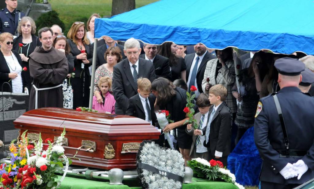 Hundreds bid farewell to Danbury police officer at New Milford funeral
