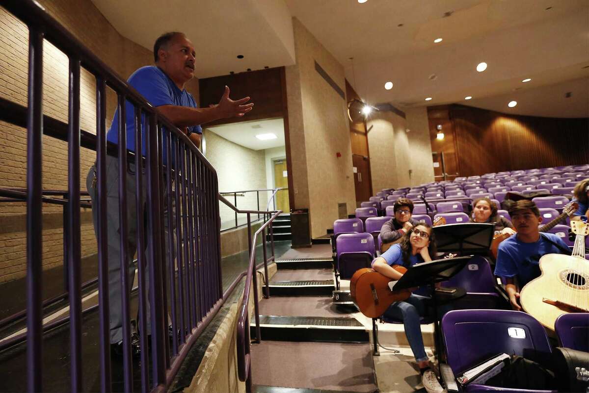 Students hone skills and find friends at mariachi camp