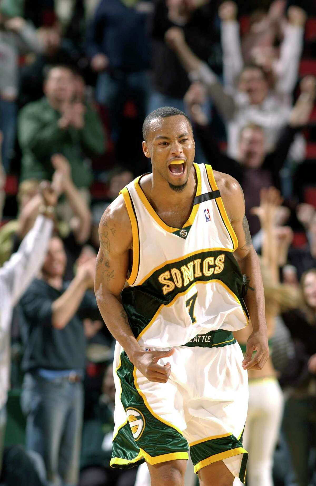 Former NBA/Alief Elsik star Rashard Lewis captain of new 3-on-3 league team