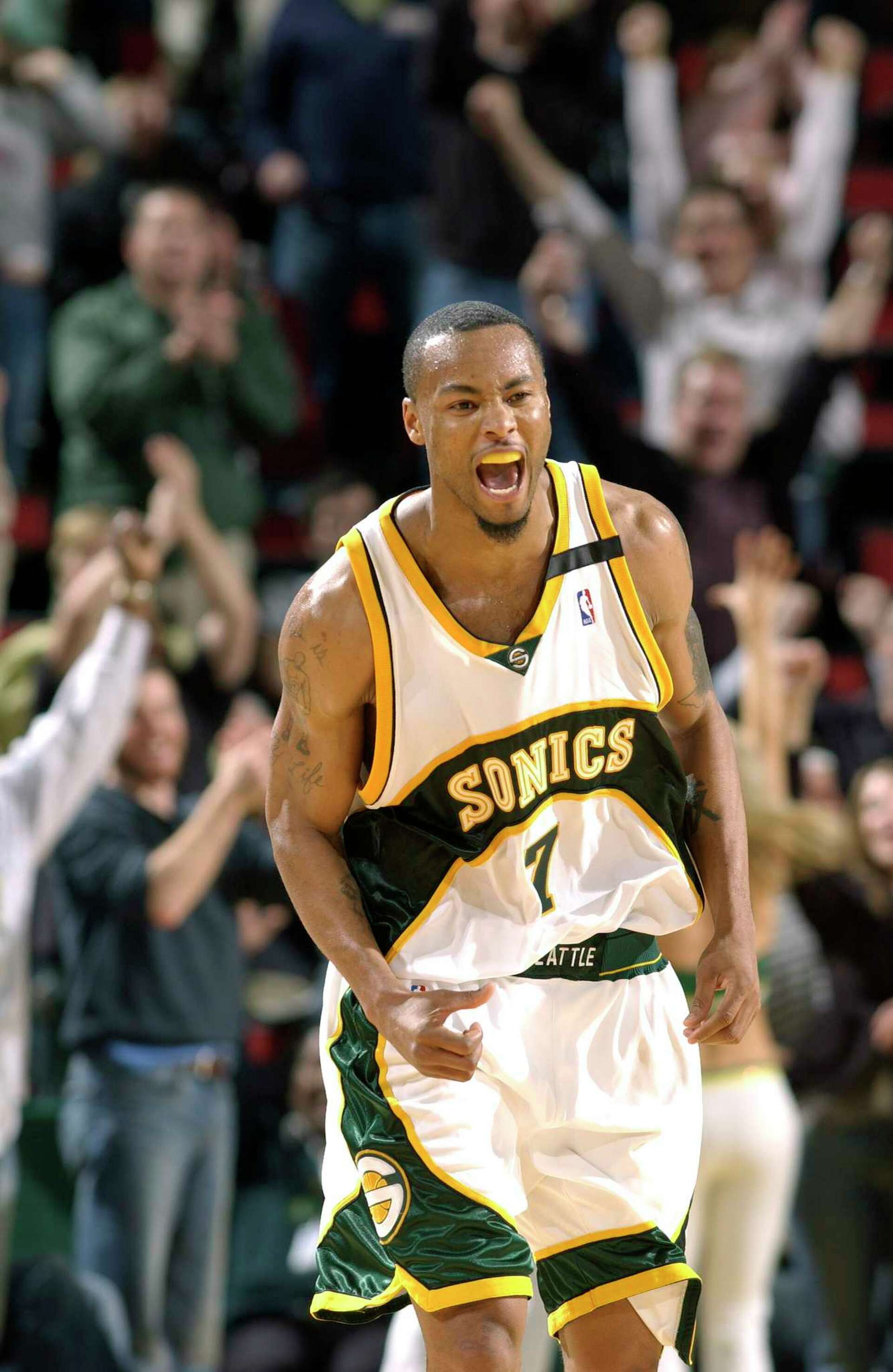 Former NBA/Alief Elsik star Rashard Lewis captain of new 3-on-3 