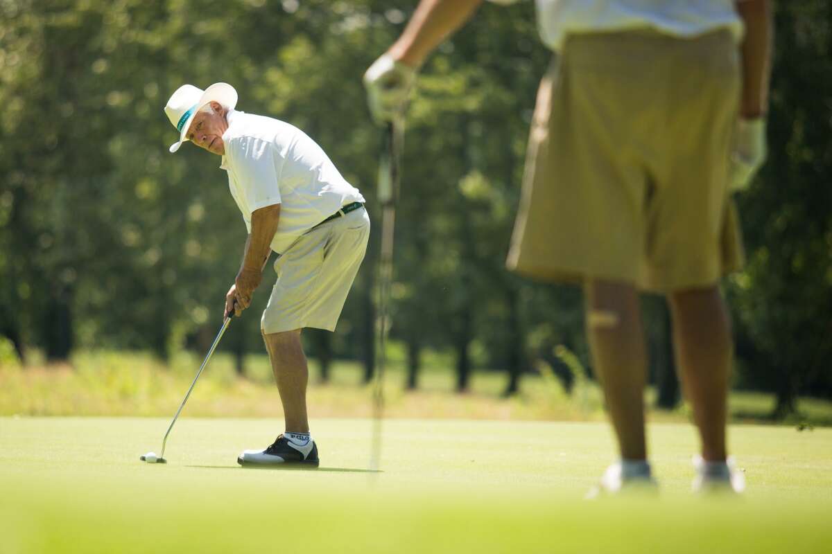 Ropiak leads after first round of Greenwich Town Tournament