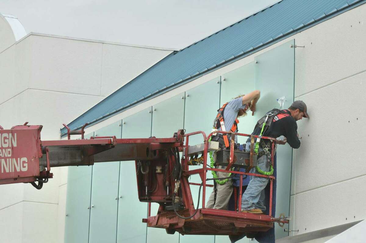 Bigbox wine store gets new name in Norwalk