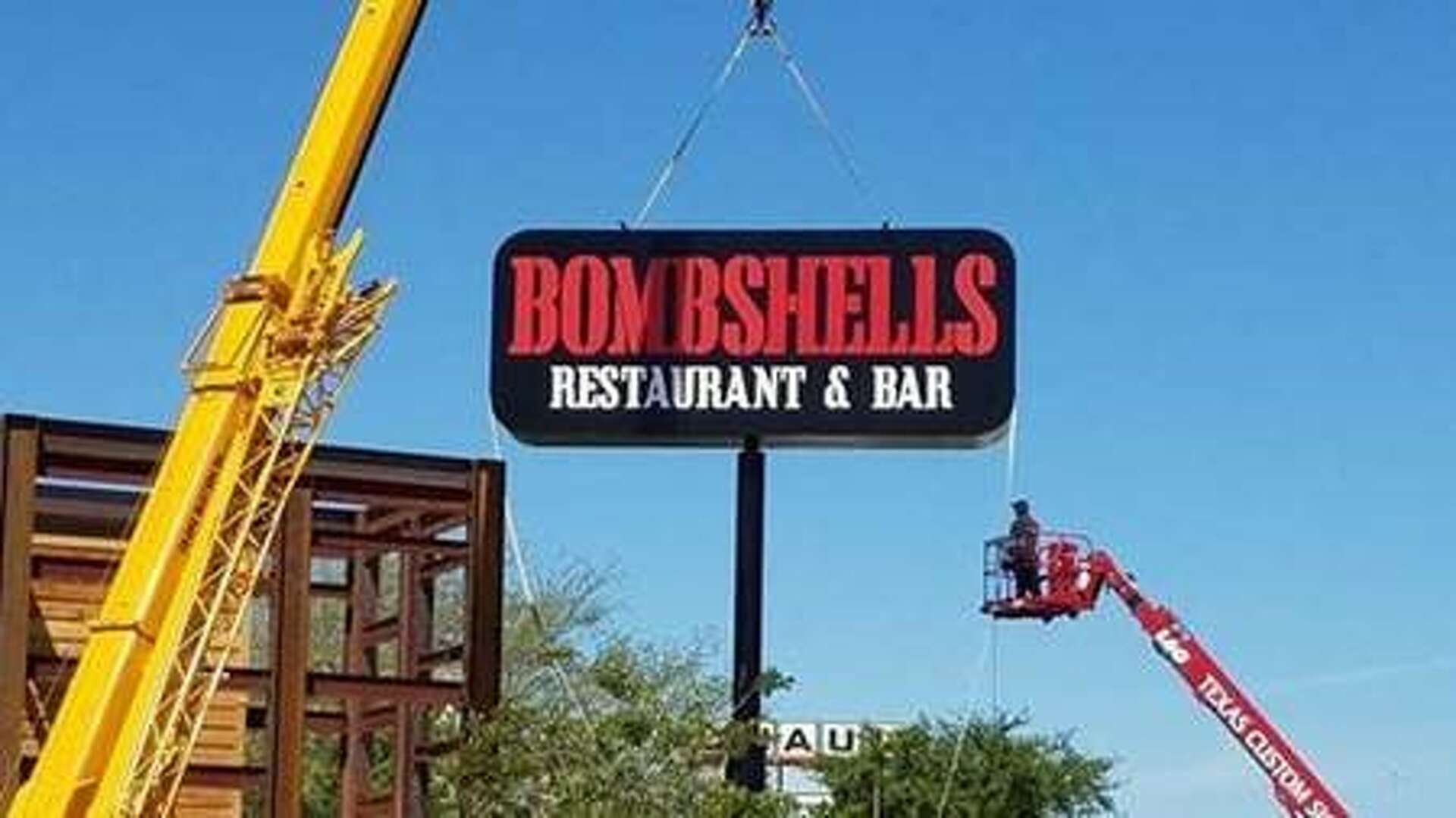 New Bombshells sports bar opening in northwest Houston