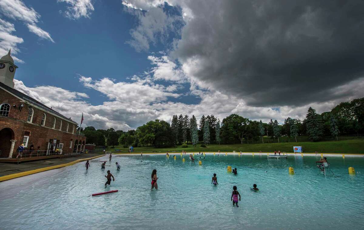 Photos Lincoln Park Pool keeps swimmers cool