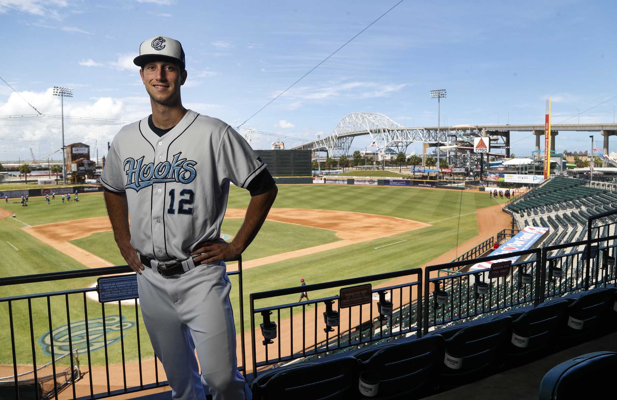 Astros OF Preston Tucker Makes MLB Debut, Family Makes Whirlwind