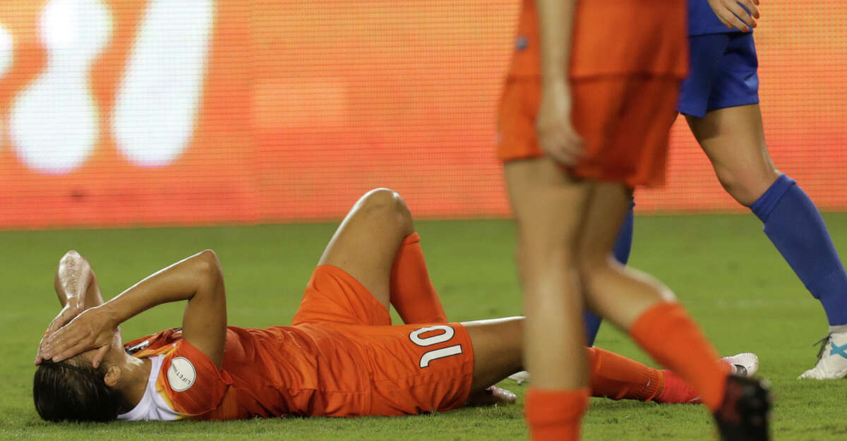 Houston Dash forward Carli Lloyd (10) reacts to not making a score during the second half of the game at BBVA Compass Stadium Wednesday, June 28, 2017, in Houston. Houston Dash and Boston Breakers had a 0-0 draw.( Yi-Chin Lee / Houston Chronicle )