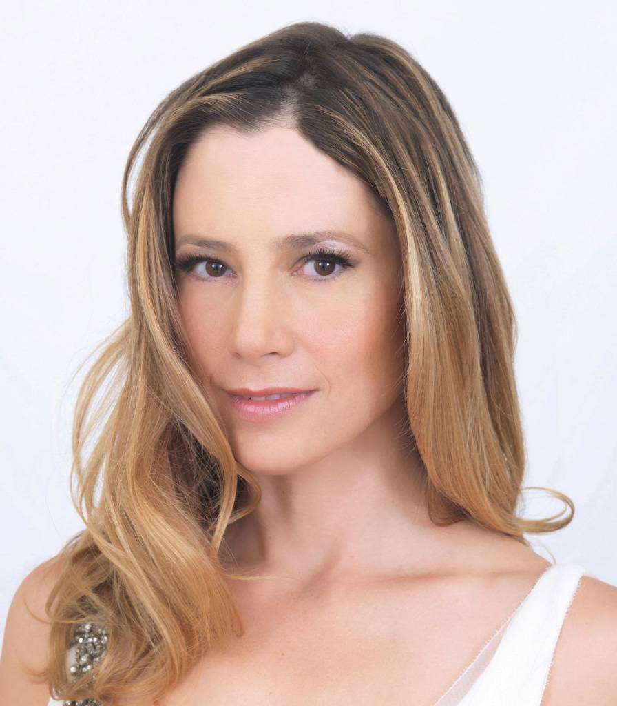 Mira Sorvino to headline breast cancer benefit in Fairfield