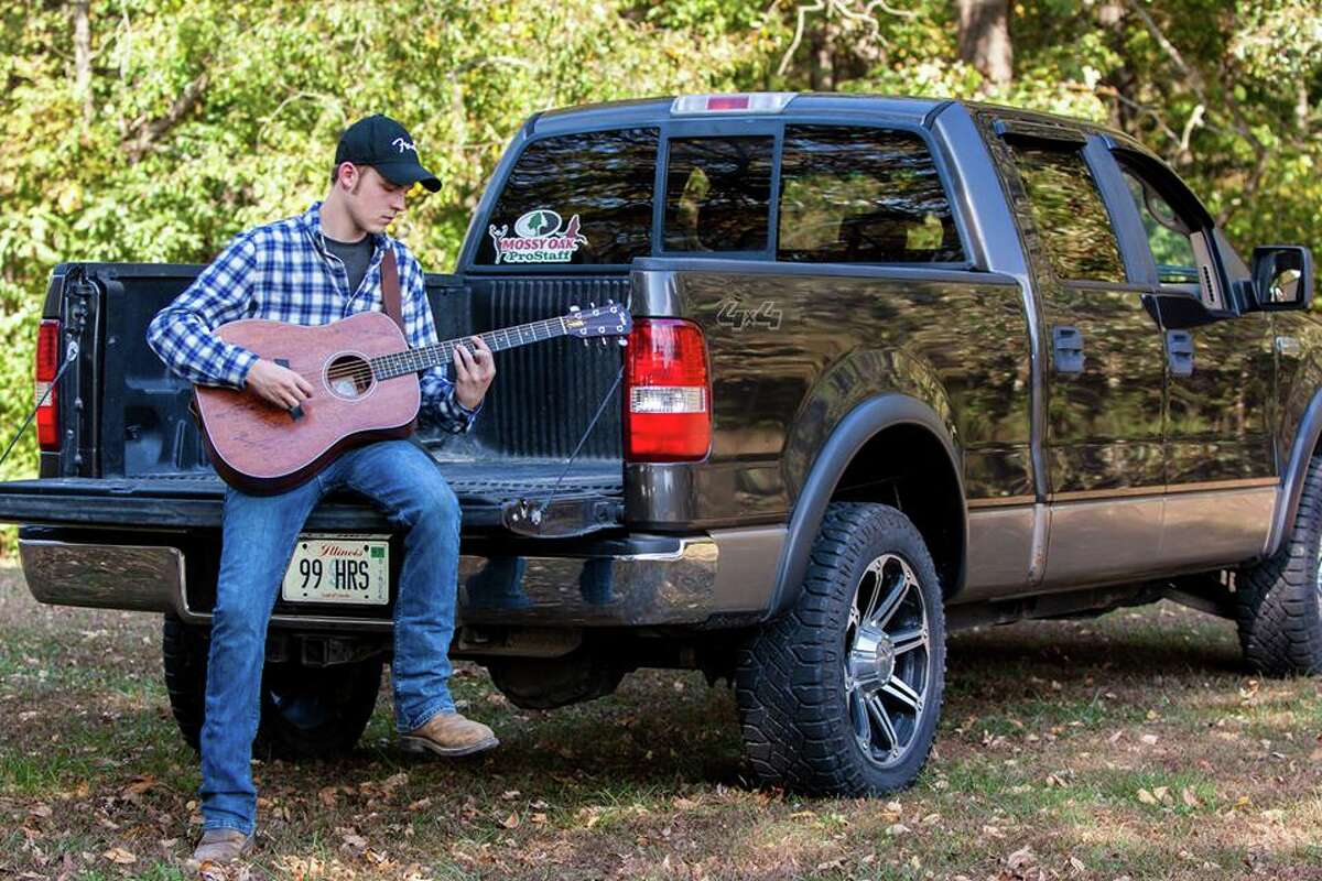 Hunter Sharp has performed at over 75 different venues around Central Illinois, playing country songs dating back to the 1900s to the 1960s. 
