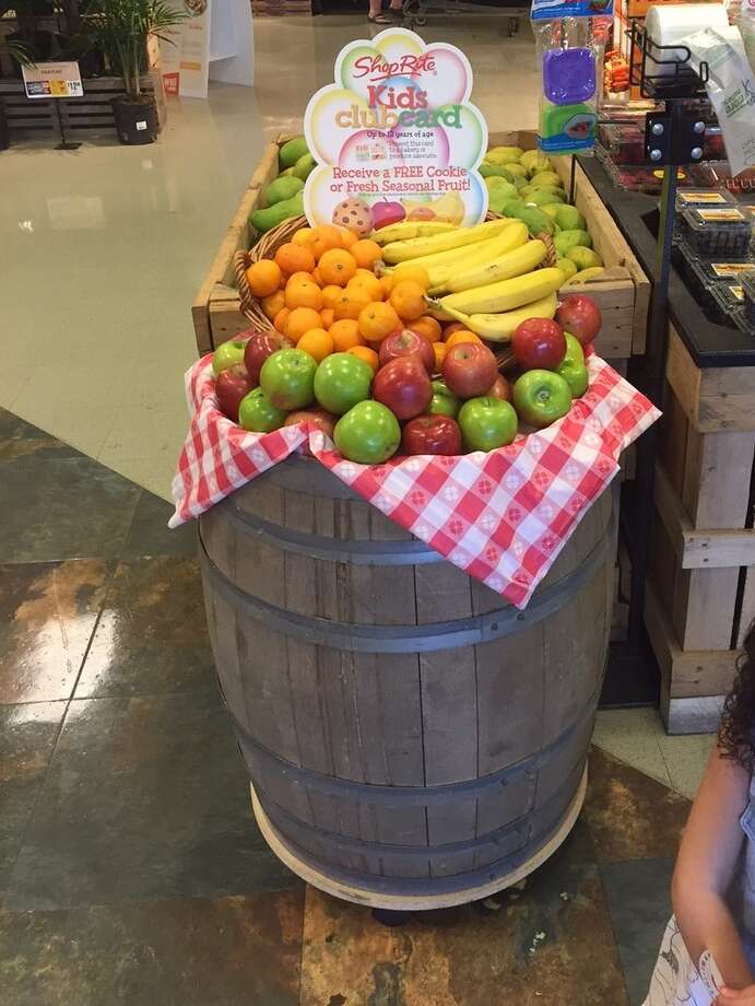 ShopRite's 'Free Fruit for Kids' program now available in Wallingford
